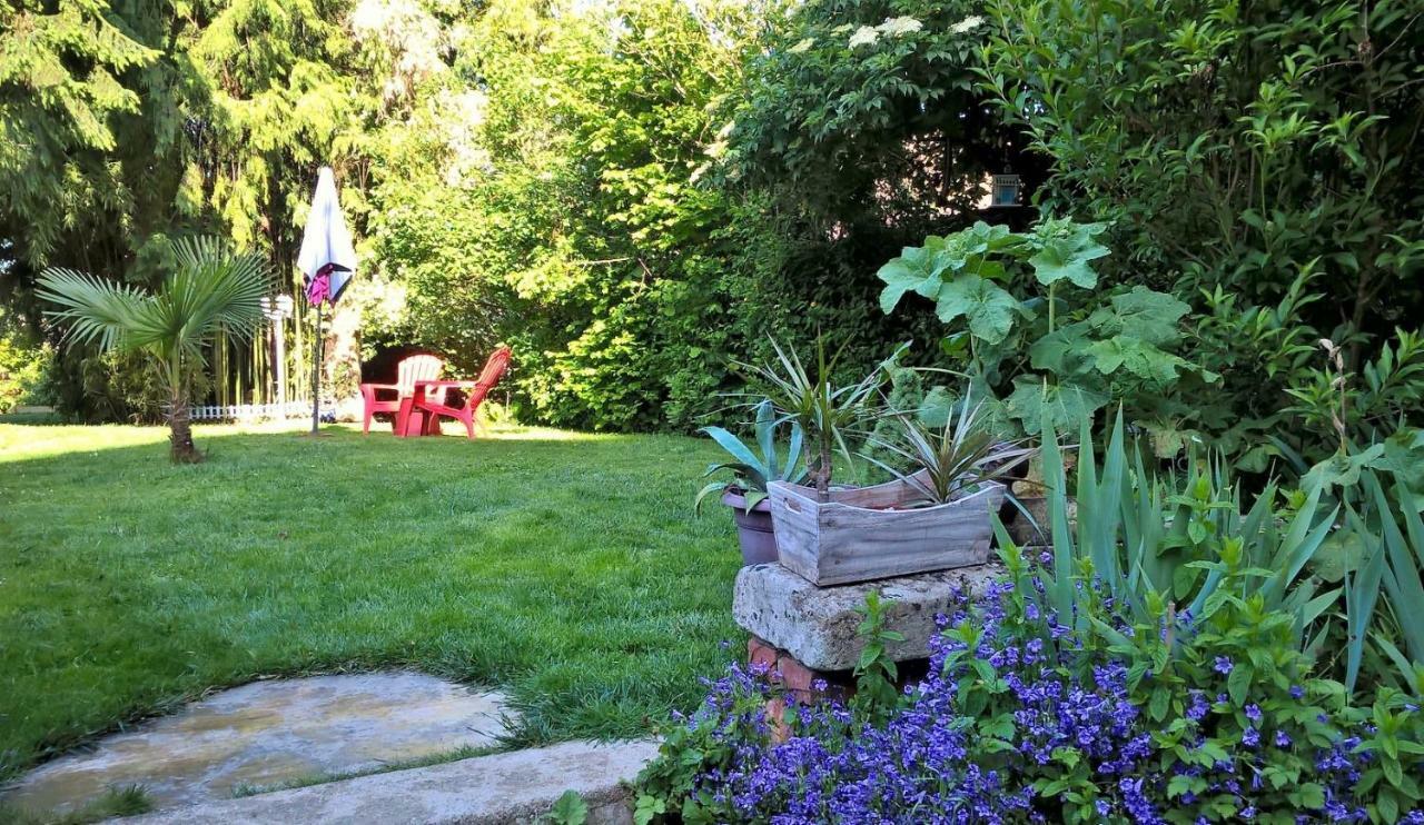 ルマン Le Clos Manceau Bed & Breakfast エクステリア 写真