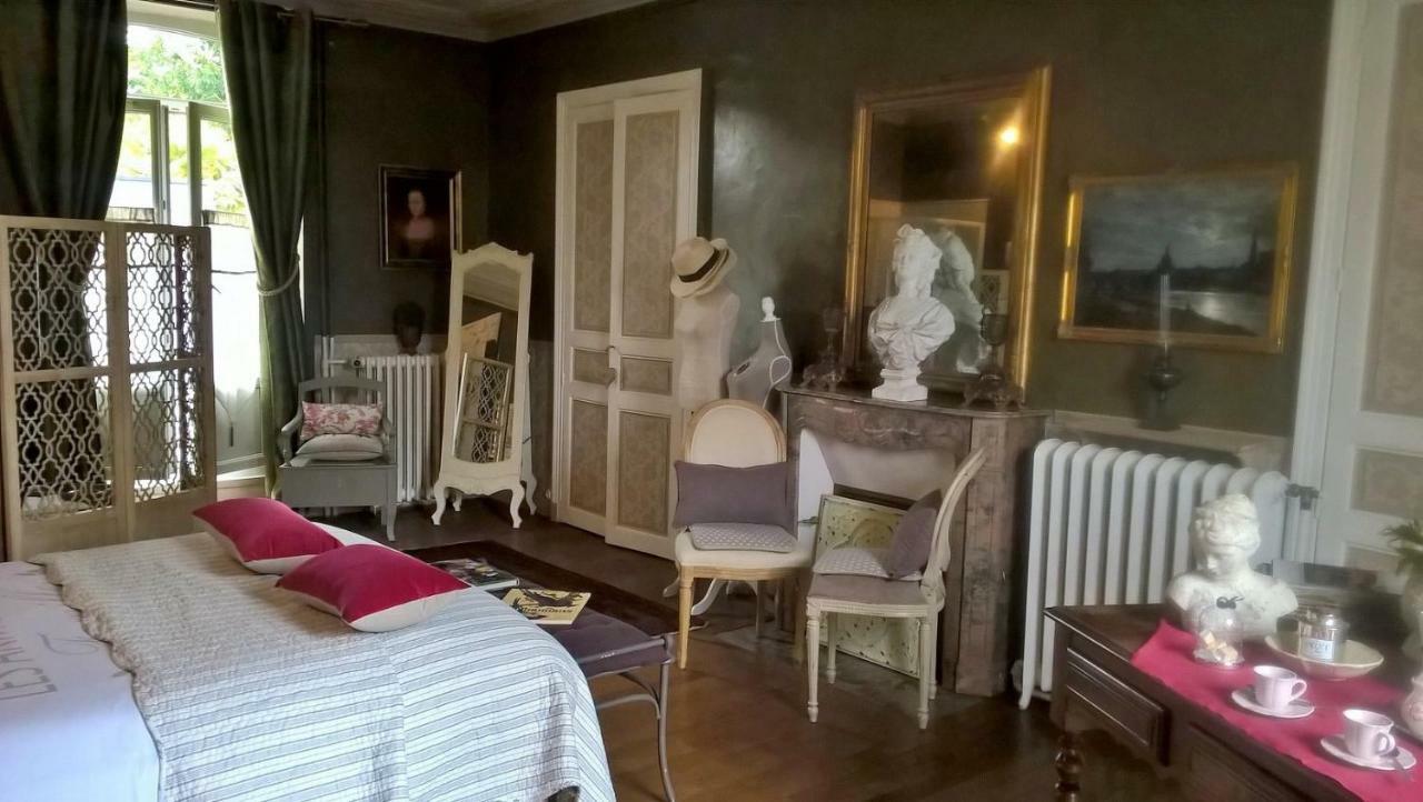 ルマン Le Clos Manceau Bed & Breakfast エクステリア 写真